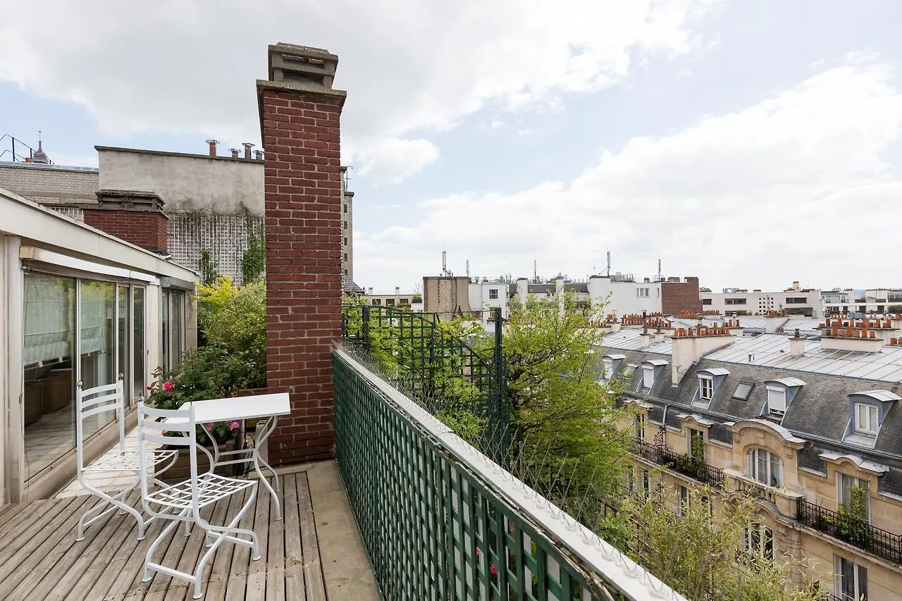 Veeve - At The Doorstep Of Trocadero Apartmán